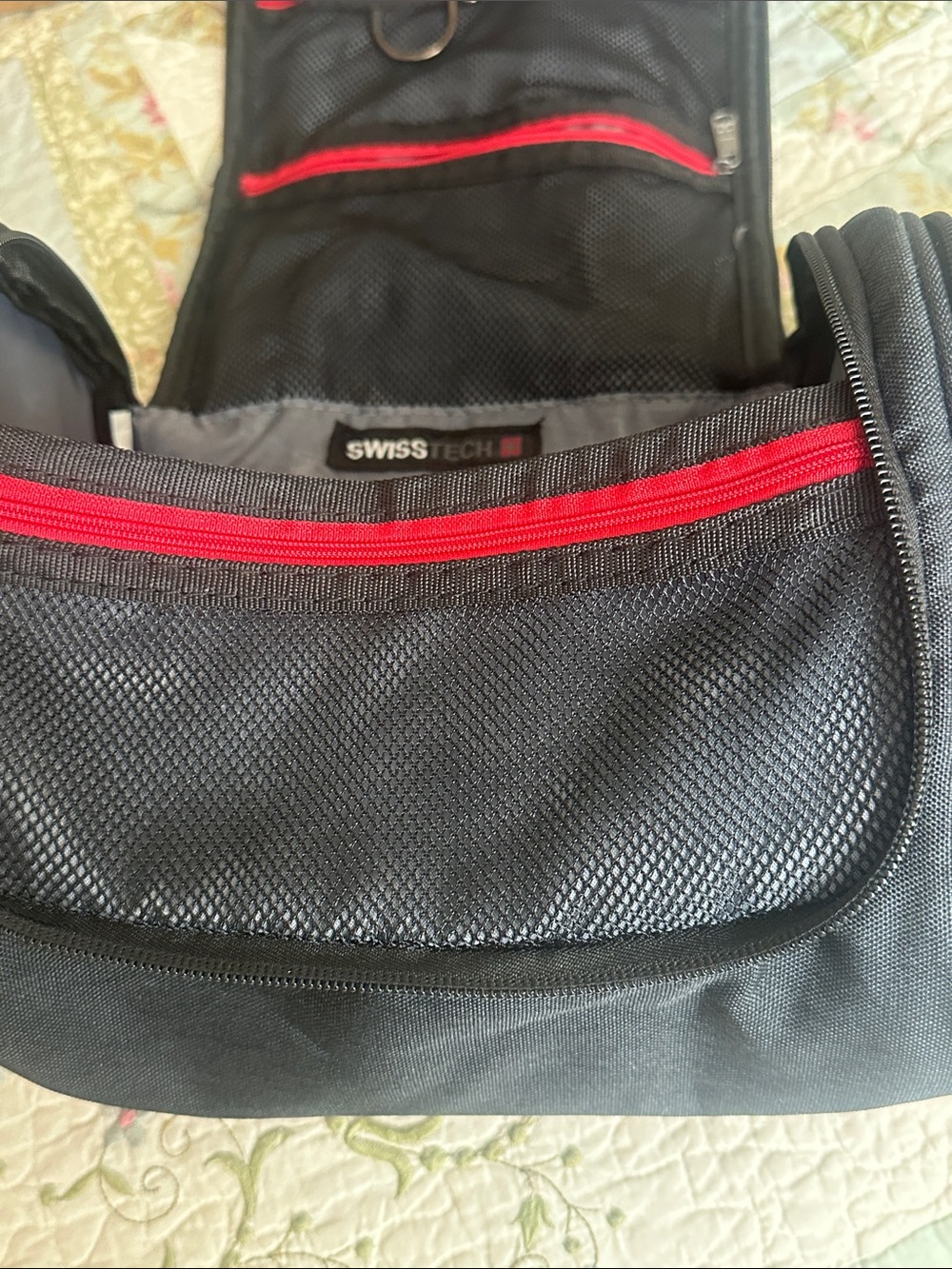 Swiss Tech Black and Red Hanging Toiletry Organizer - Picture 4 of 4